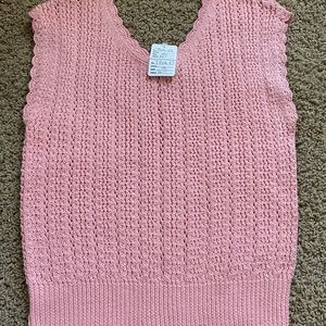 Sleeveless V-neck sweater